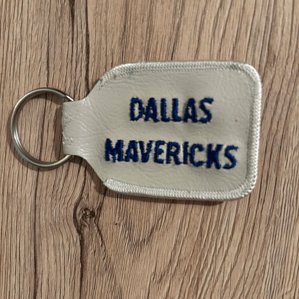 NBA Dallas Mavericks vintage leather white blue logo keychain basketball - Picture 4 of 4